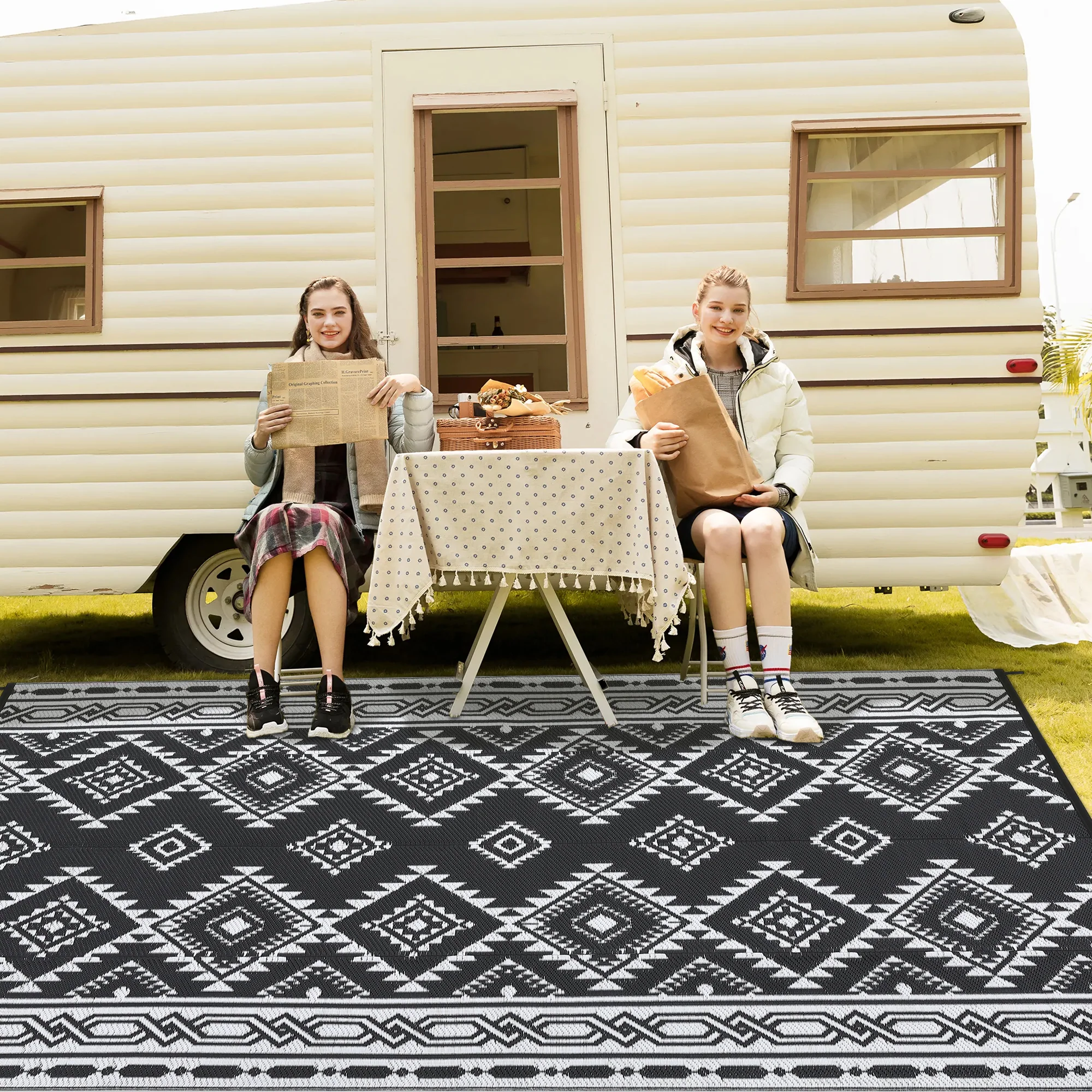 Garvee Outdoor Black & White 8x10 Plastic Straw Rug, Modern Area Rug, Large Floor Mat for Outdoors, RV, Patio, Backyard, Deck, Picnic, Beach, Trailer, Camping, Porch, Balcony - Image 4